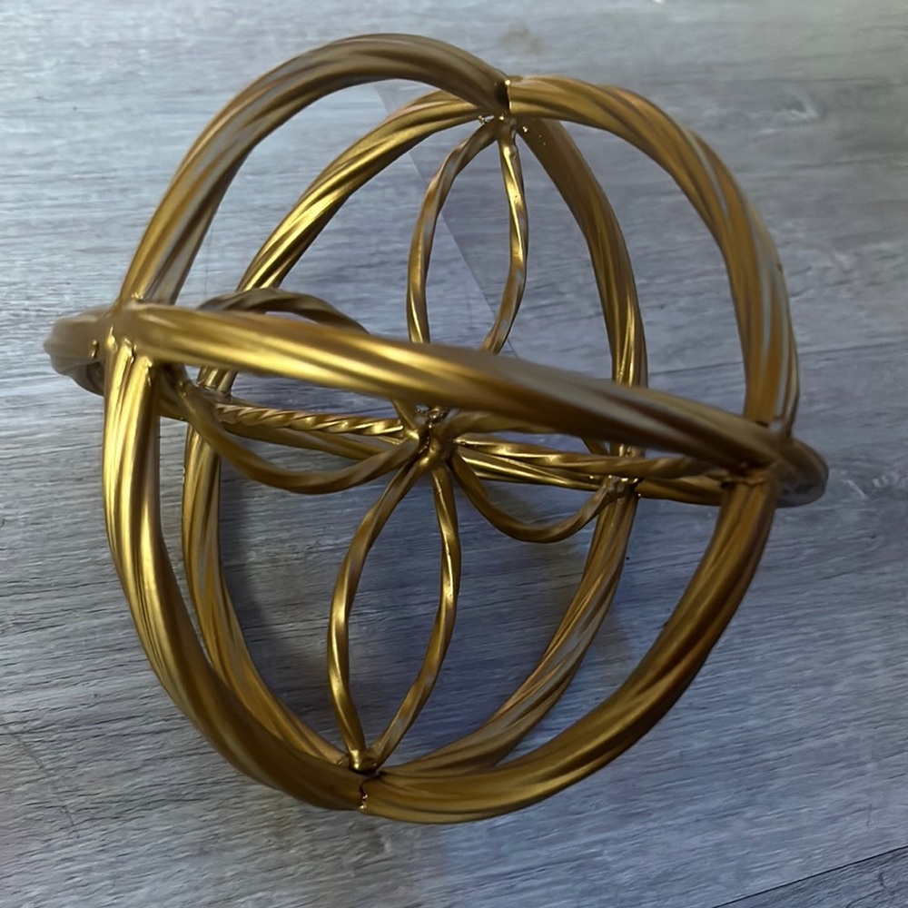 gold sphere decor